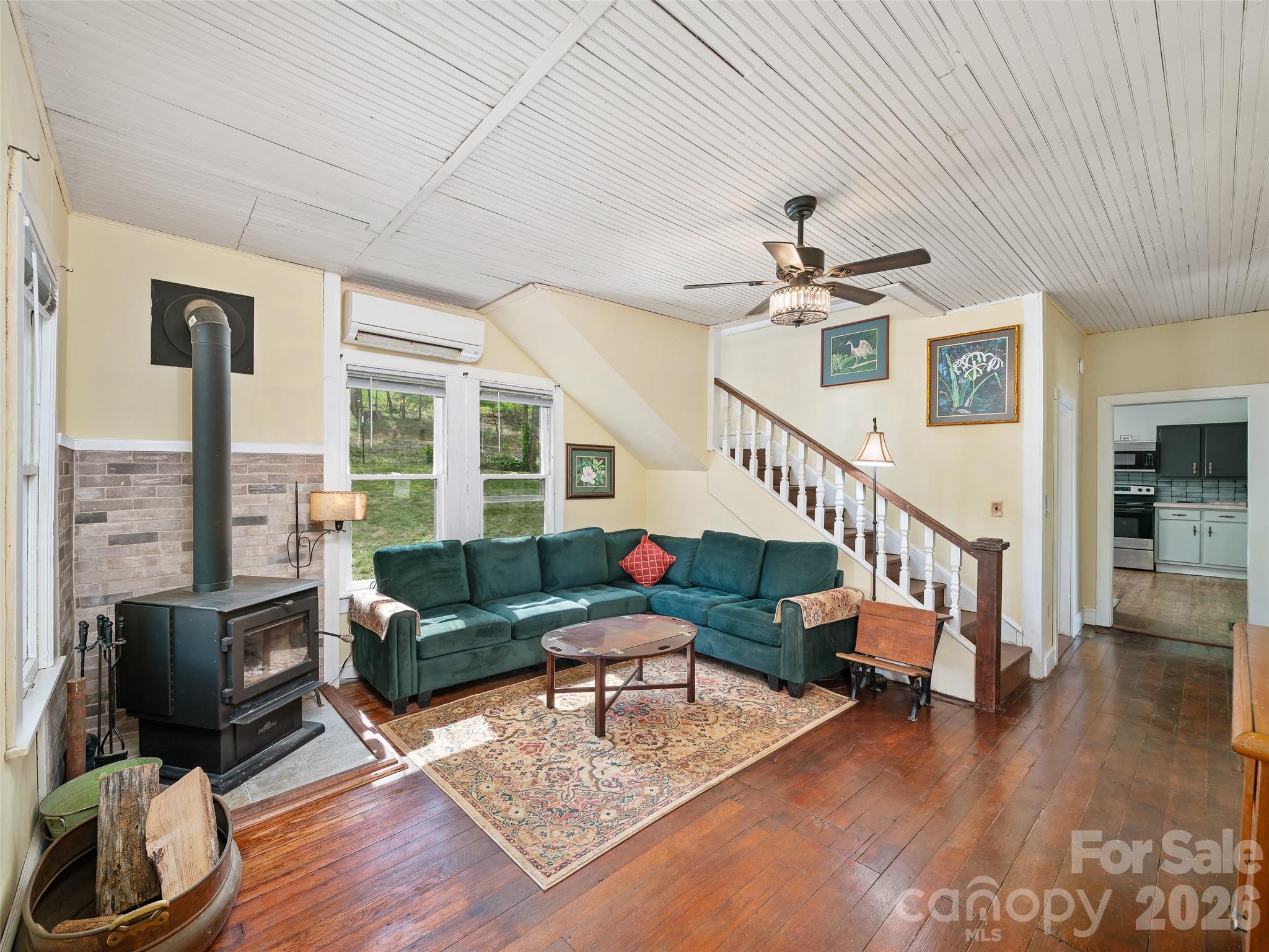 309 Hillside Drive Burnsville NC 28714