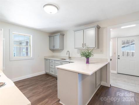 841 Sand Hill Road Asheville NC 28806