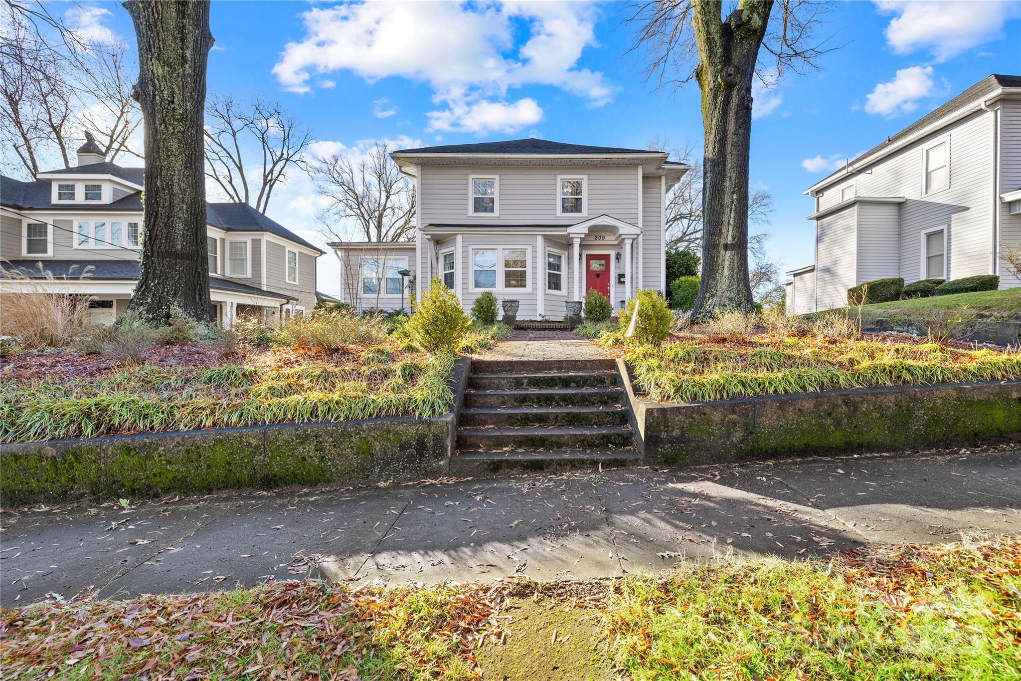 209 W 3rd Avenue Gastonia NC 28052
