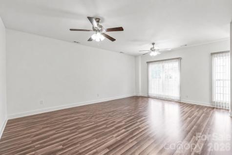 1707 Kashmir White Lane Fort Mill SC 29708