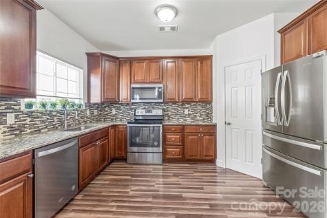 1707 Kashmir White Lane Fort Mill SC 29708