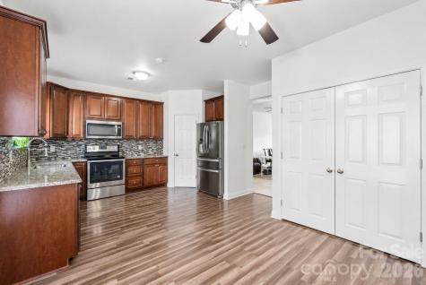 1707 Kashmir White Lane Fort Mill SC 29708