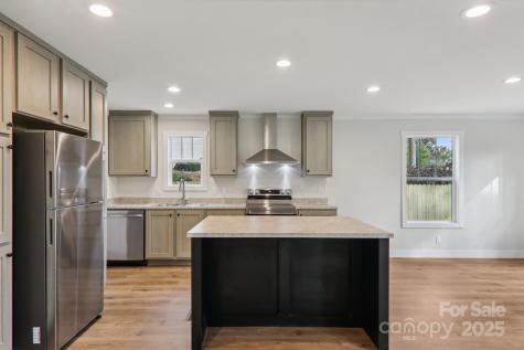 39 Cherokee Road Asheville NC 28806