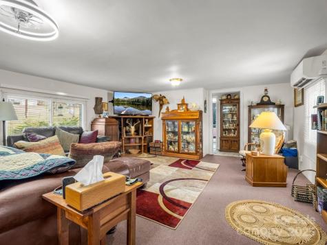 55 Settlers Trail Mars Hill NC 28754