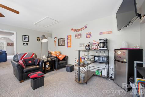 273 Cross Creek Drive Marion NC 28752