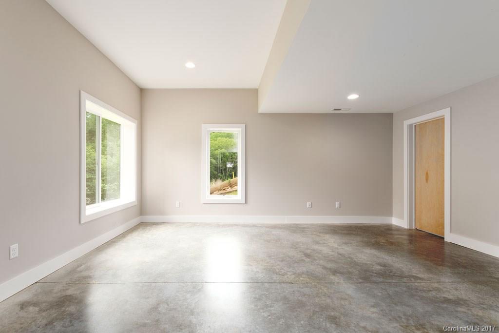 34 Mauricet Lane Asheville NC 28806