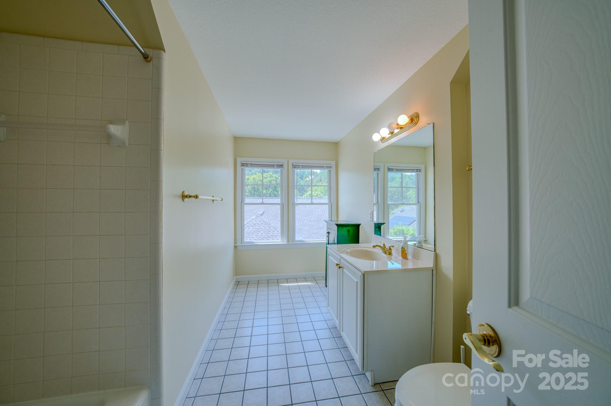 8 Creekside Way Asheville NC 28804