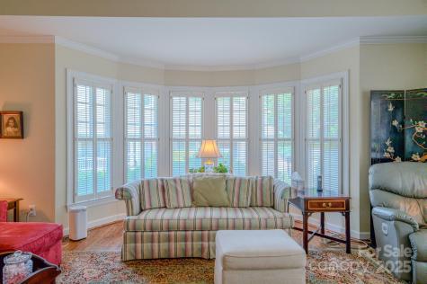 8 Creekside Way Asheville NC 28804