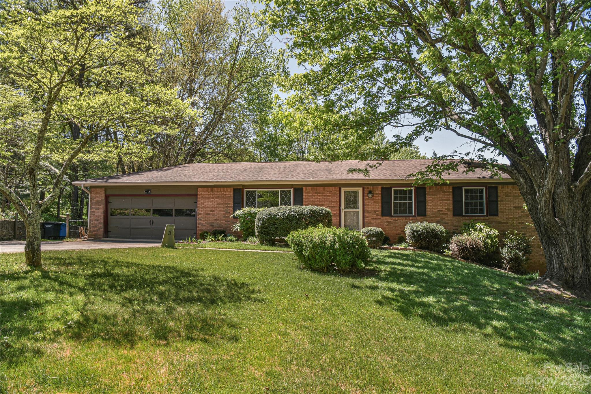 3 Holly Hill Court Asheville NC 28806