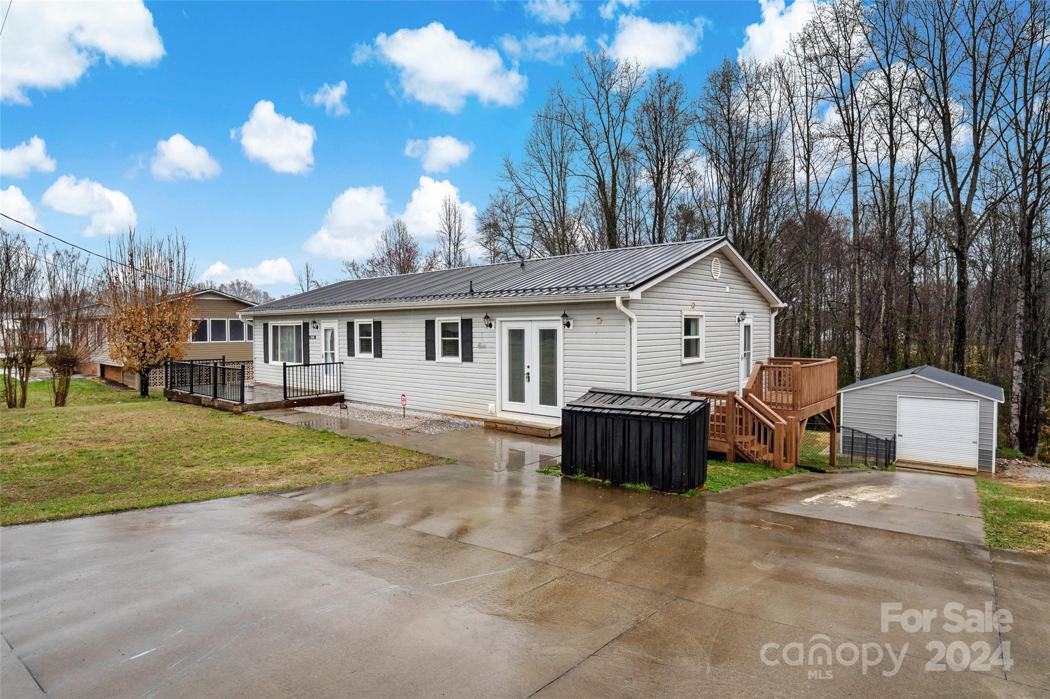 5329 Nix Creek Road Marion NC 28752