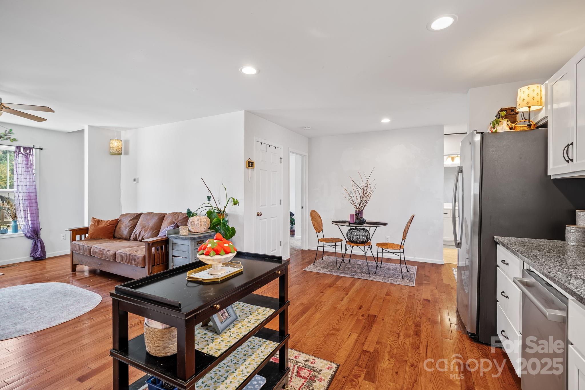 28 Yarrow Meadow Road Weaverville NC 28787