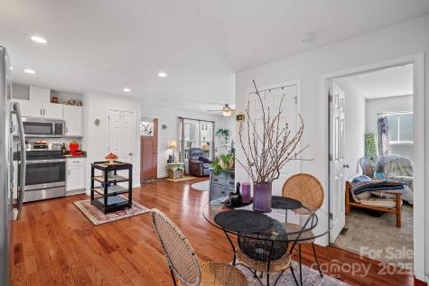 28 Yarrow Meadow Road Weaverville NC 28787