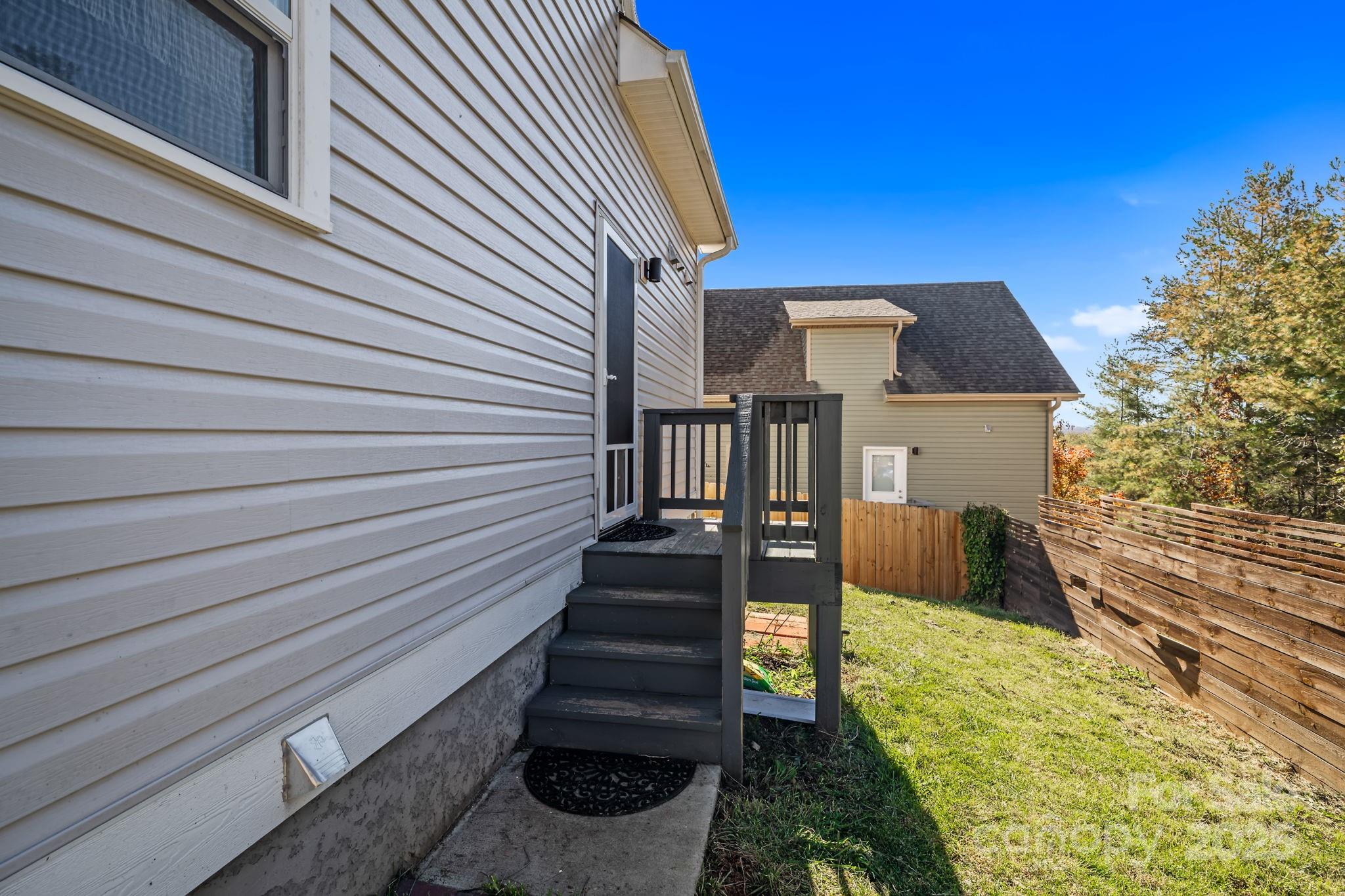 28 Yarrow Meadow Road Weaverville NC 28787