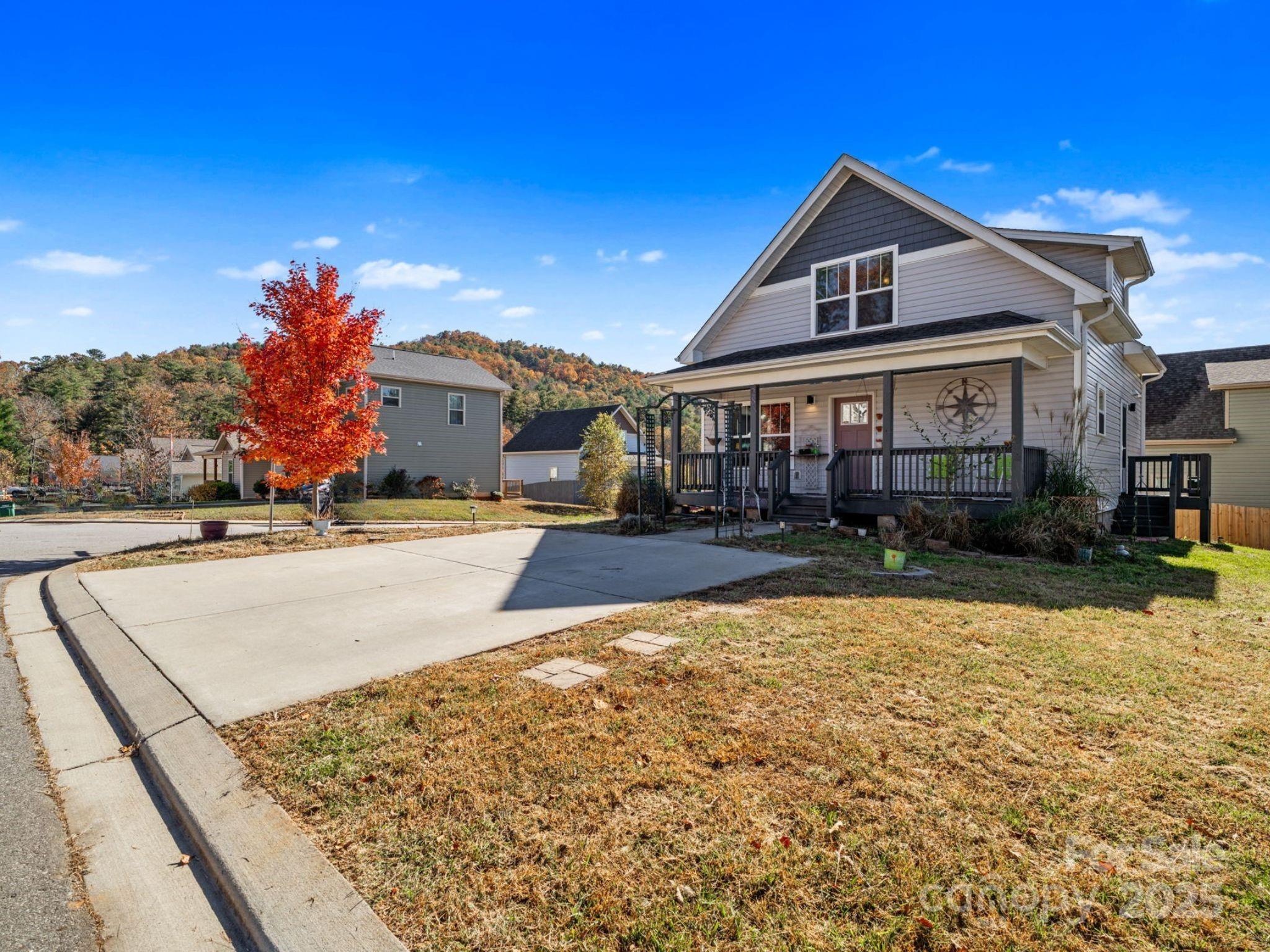 28 Yarrow Meadow Road Weaverville NC 28787