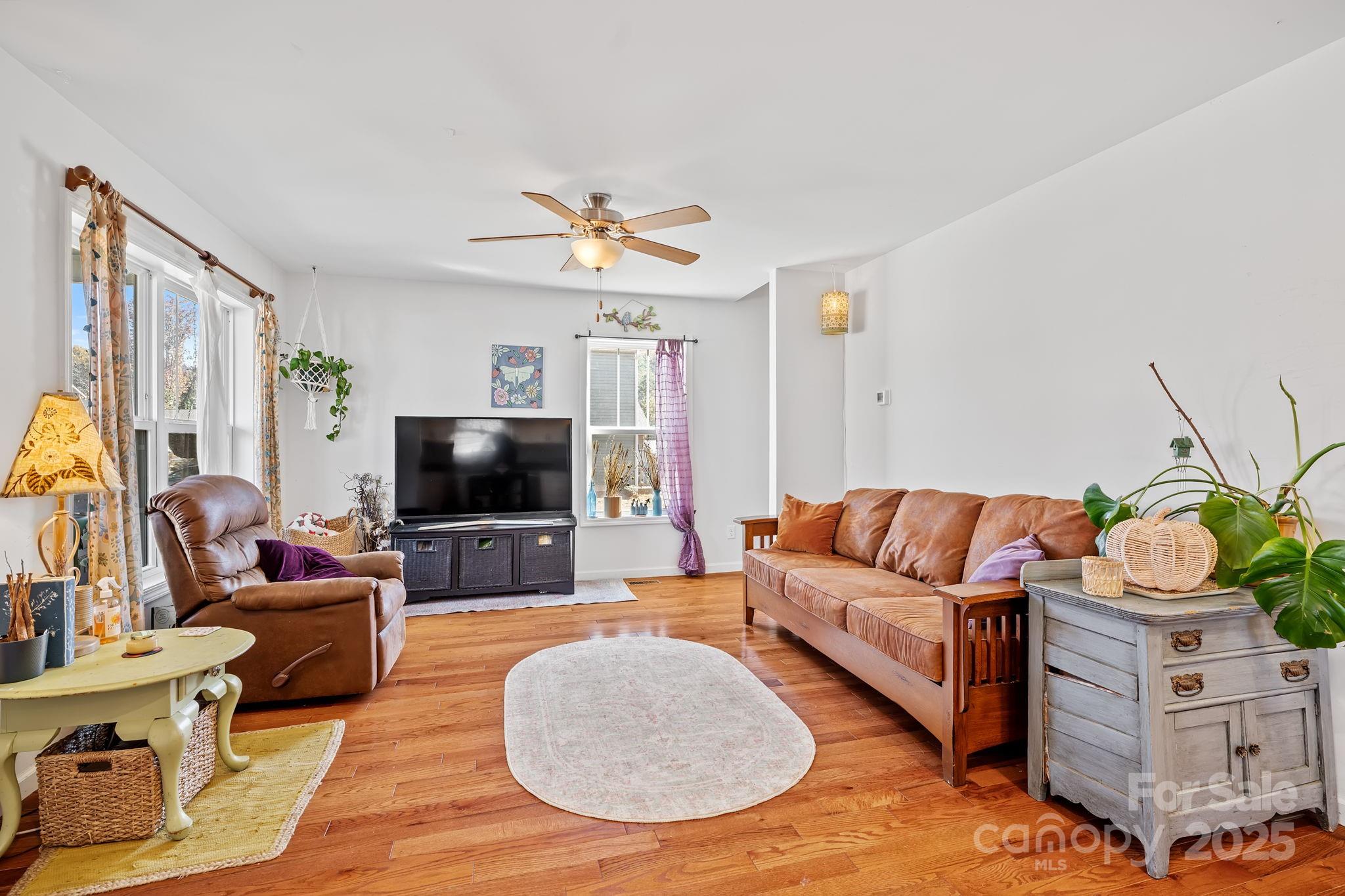 28 Yarrow Meadow Road Weaverville NC 28787