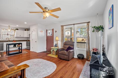 28 Yarrow Meadow Road Weaverville NC 28787