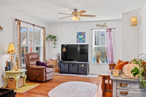 28 Yarrow Meadow Road Weaverville NC 28787