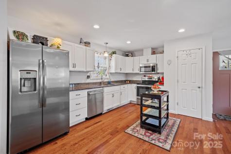 28 Yarrow Meadow Road Weaverville NC 28787