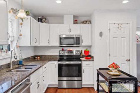 28 Yarrow Meadow Road Weaverville NC 28787