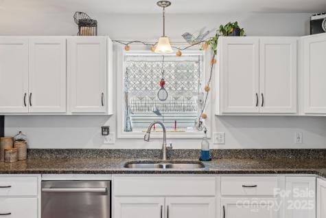 28 Yarrow Meadow Road Weaverville NC 28787