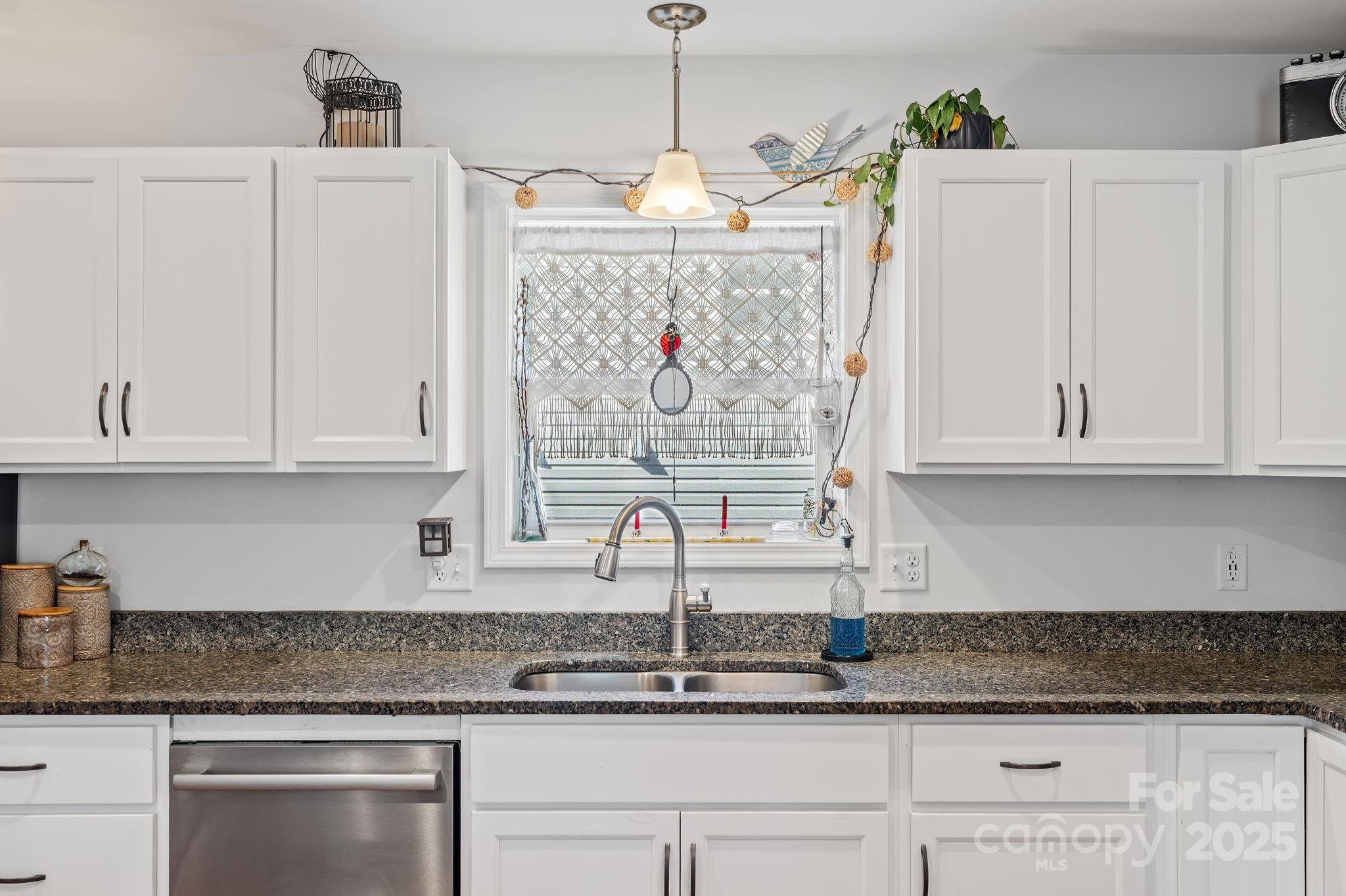 28 Yarrow Meadow Road Weaverville NC 28787
