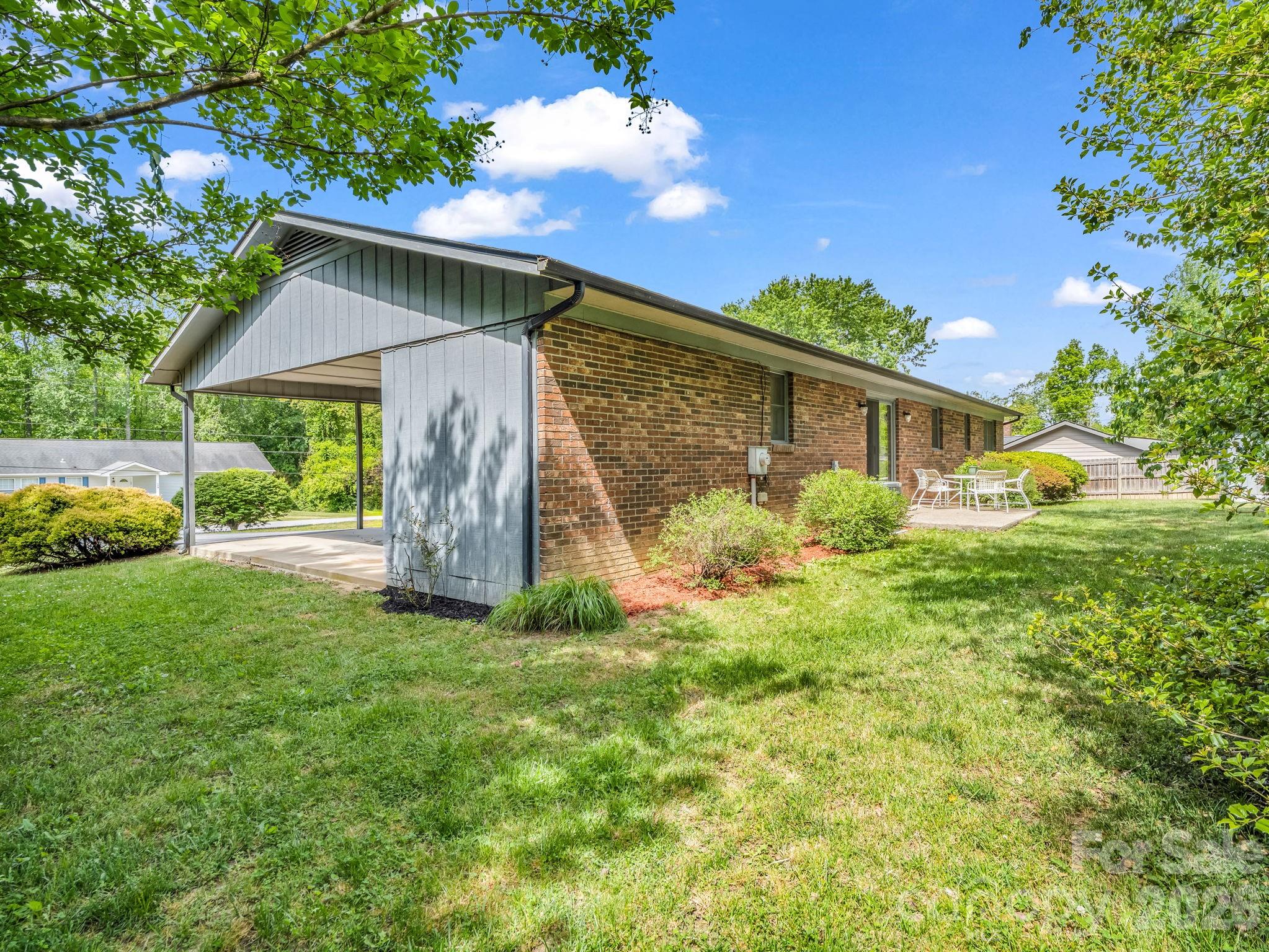 121 Greenfield Lane Hendersonville NC 28792