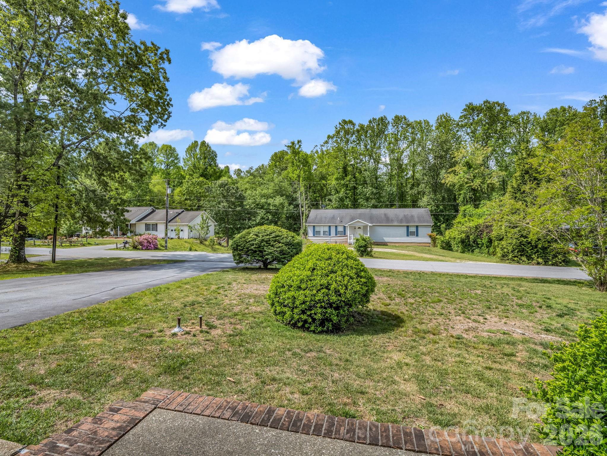 121 Greenfield Lane Hendersonville NC 28792