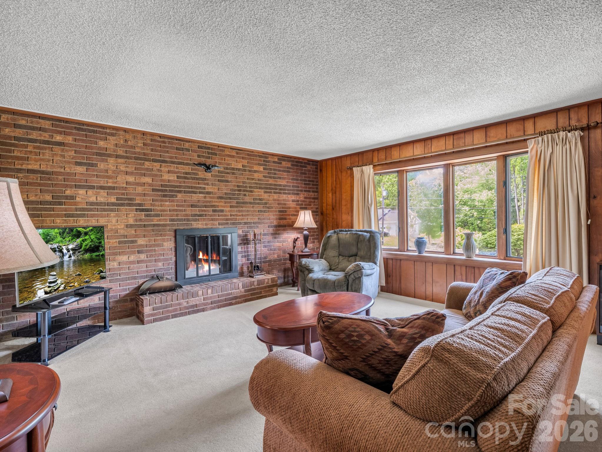 121 Greenfield Lane Hendersonville NC 28792