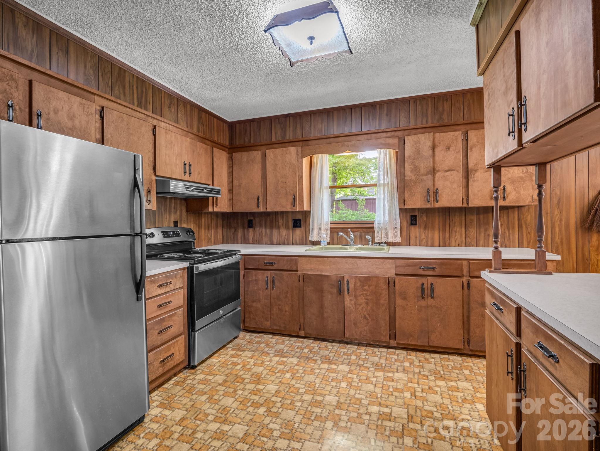 121 Greenfield Lane Hendersonville NC 28792