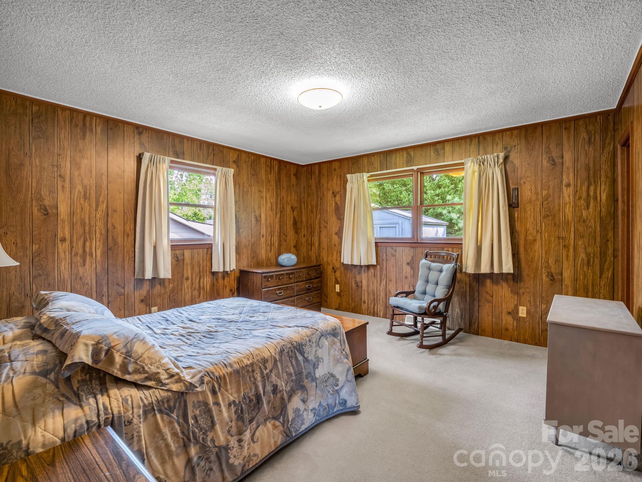 121 Greenfield Lane Hendersonville NC 28792