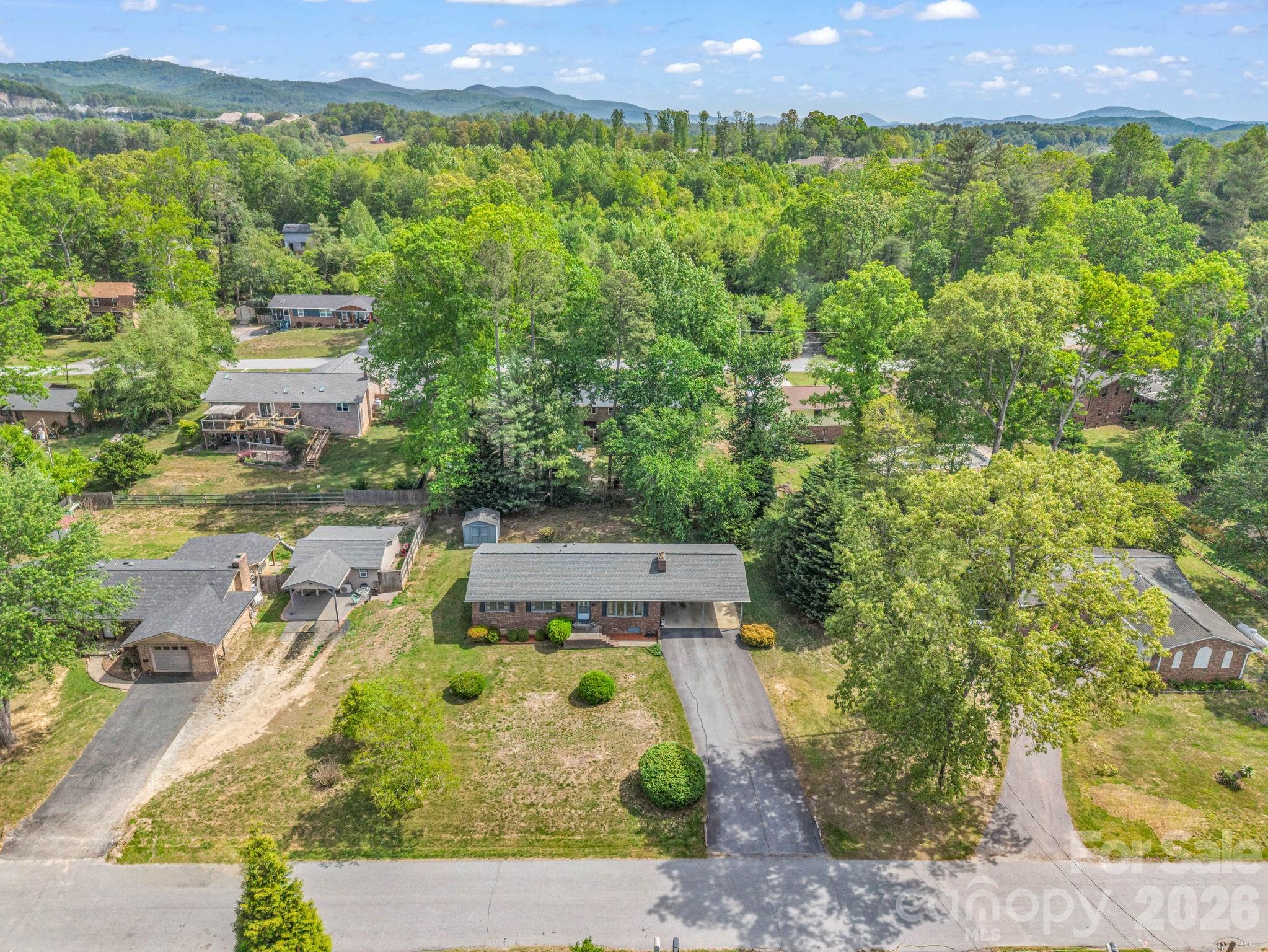 121 Greenfield Lane Hendersonville NC 28792