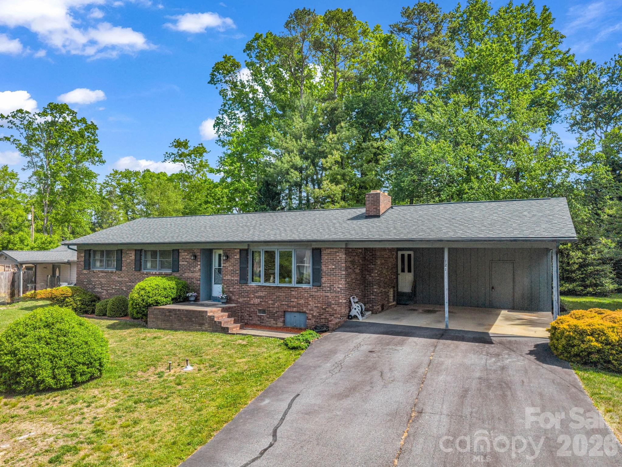 121 Greenfield Lane Hendersonville NC 28792