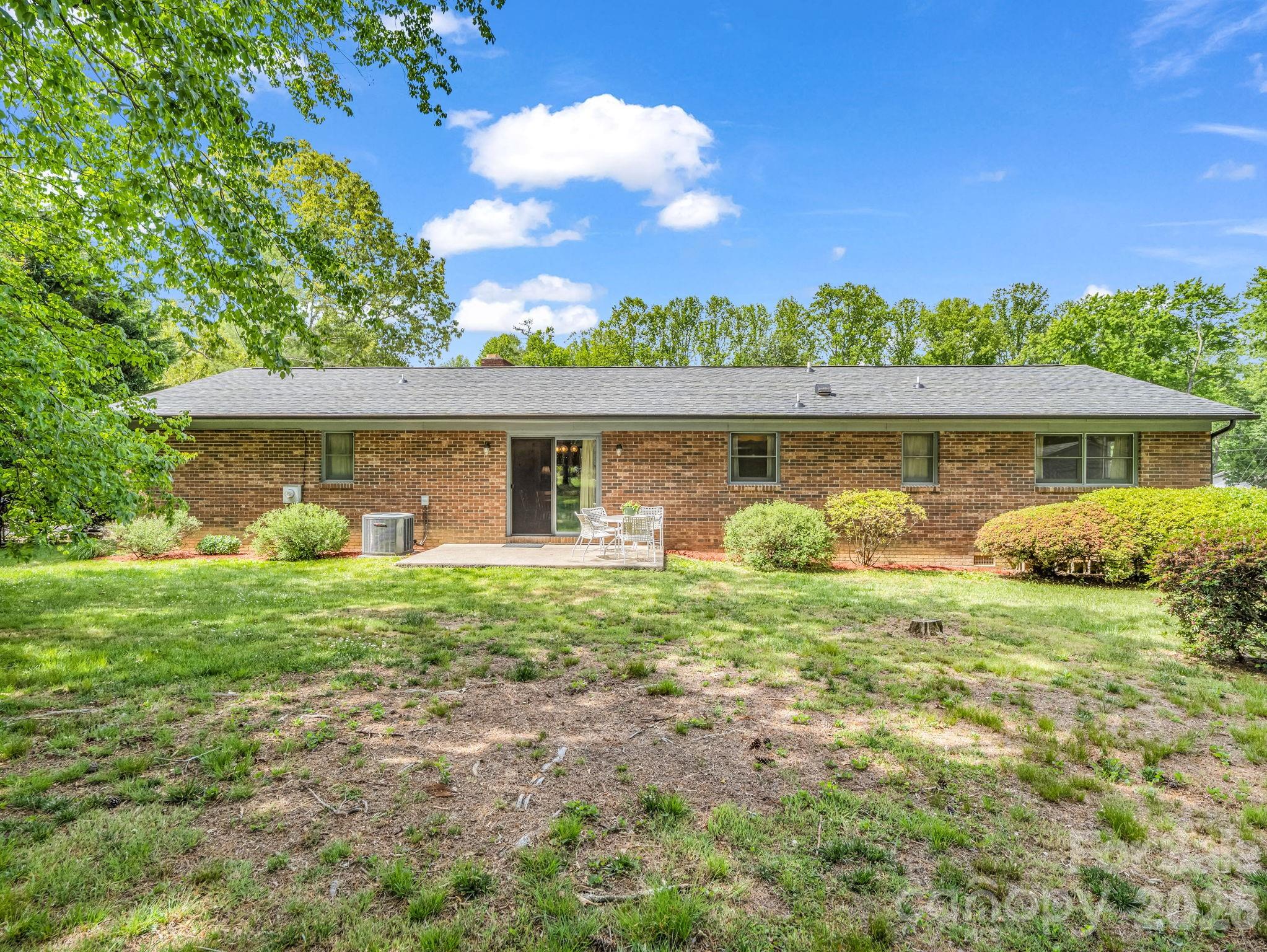 121 Greenfield Lane Hendersonville NC 28792