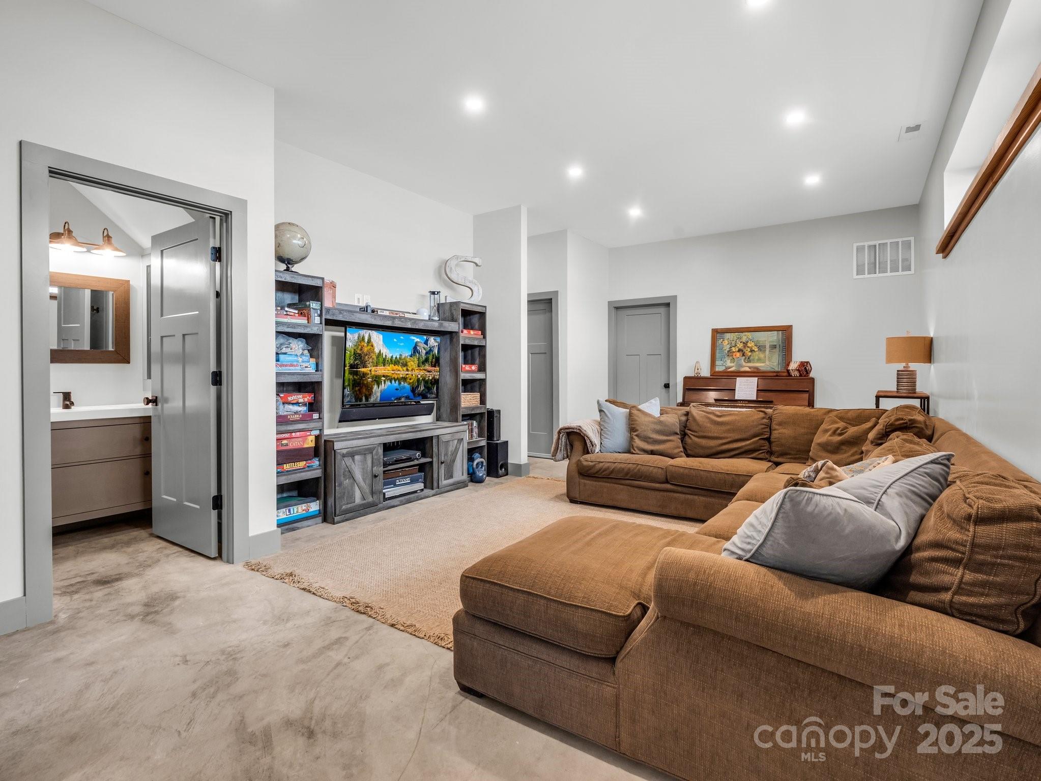 408 S Oconeechee Avenue Black Mountain NC 28711