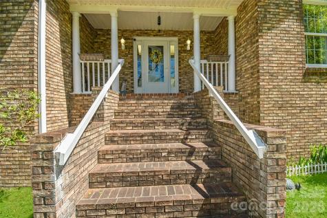 548 Thunder Road Brevard NC 28712