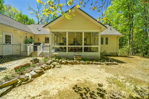 548 Thunder Road Brevard NC 28712