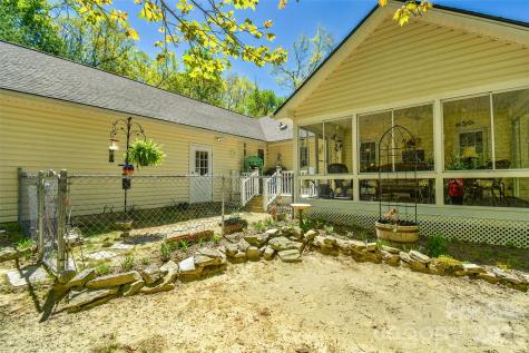 548 Thunder Road Brevard NC 28712