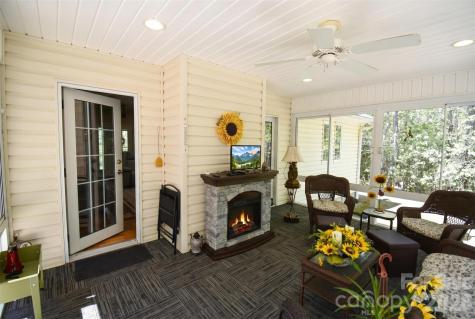 548 Thunder Road Brevard NC 28712