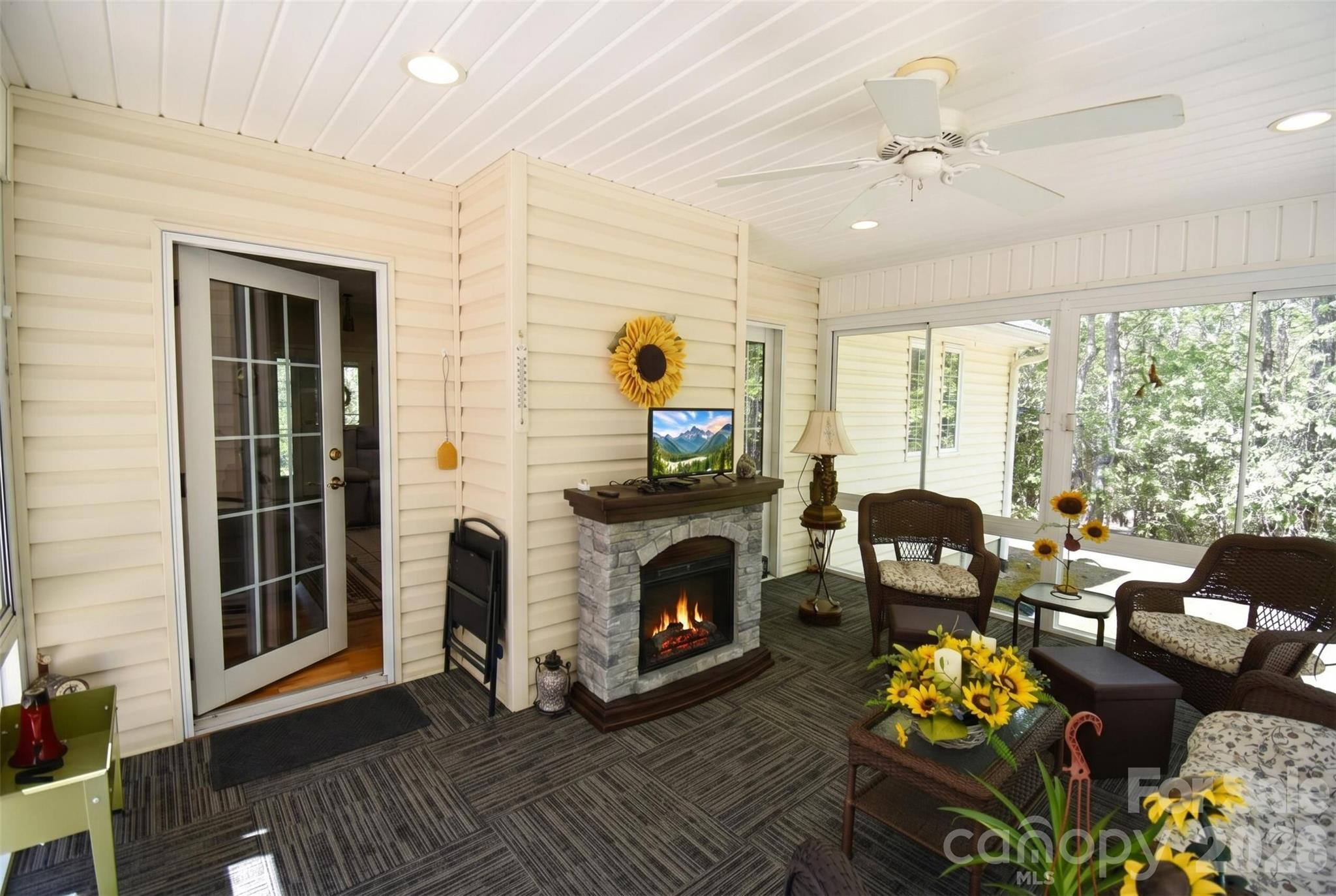548 Thunder Road Brevard NC 28712