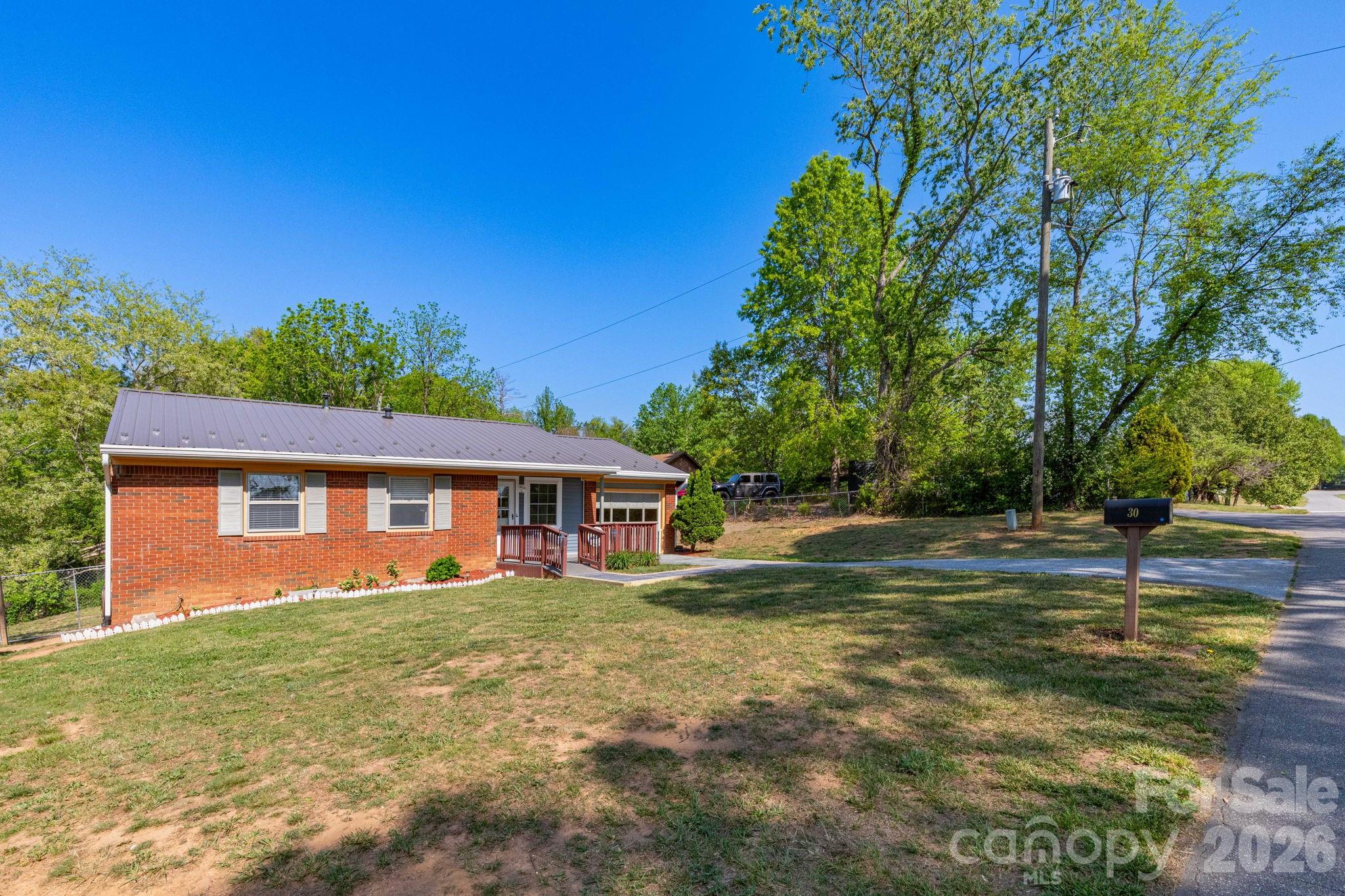 30 Compton Drive Asheville NC 28806