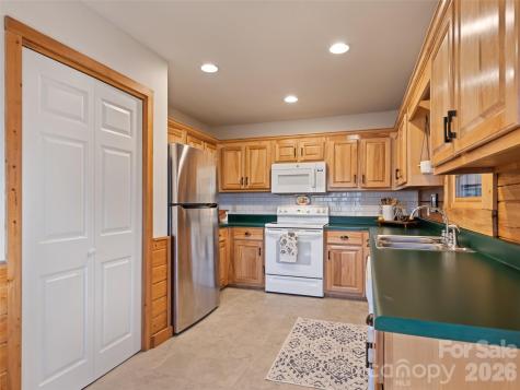 171 Sharons Bluff Franklin NC 28734