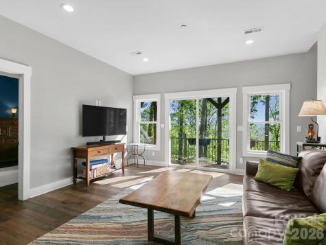 199 Garnet Way Hendersonville NC 28791