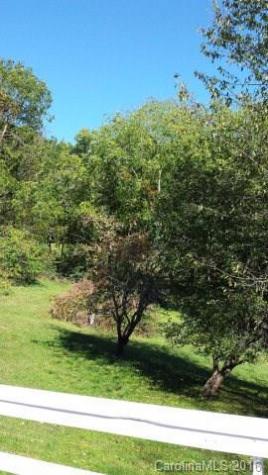28 Summit Street Burnsville NC 28714