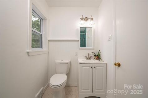 12 Canterbury Road Asheville NC 28805