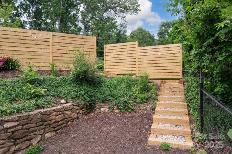 12 Canterbury Road Asheville NC 28805