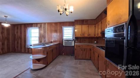 2410 Harris Henrietta Road Mooresboro NC 28114
