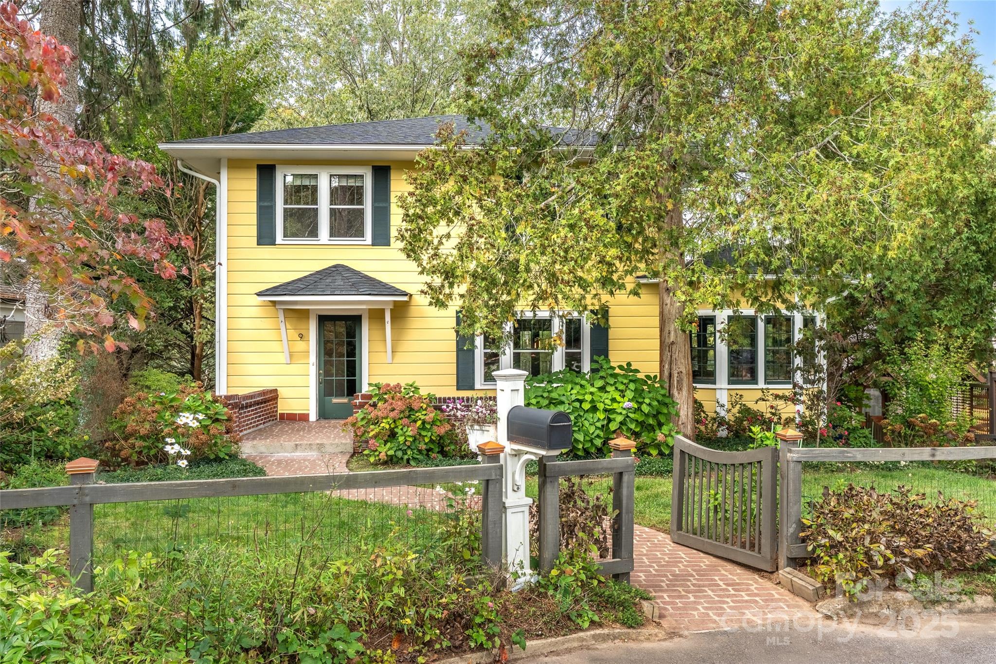 9 Garden Terrace Asheville NC 28804