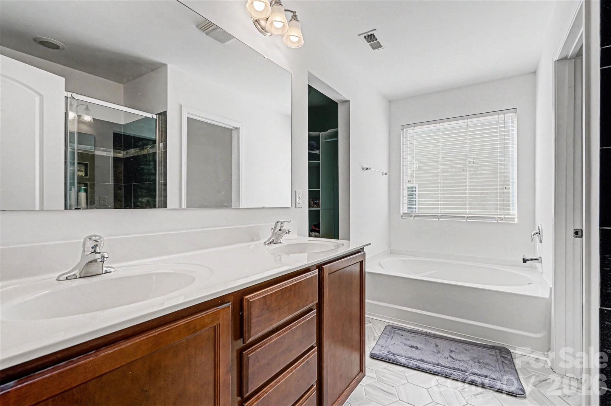 2419 Impatien Drive Charlotte NC 28215