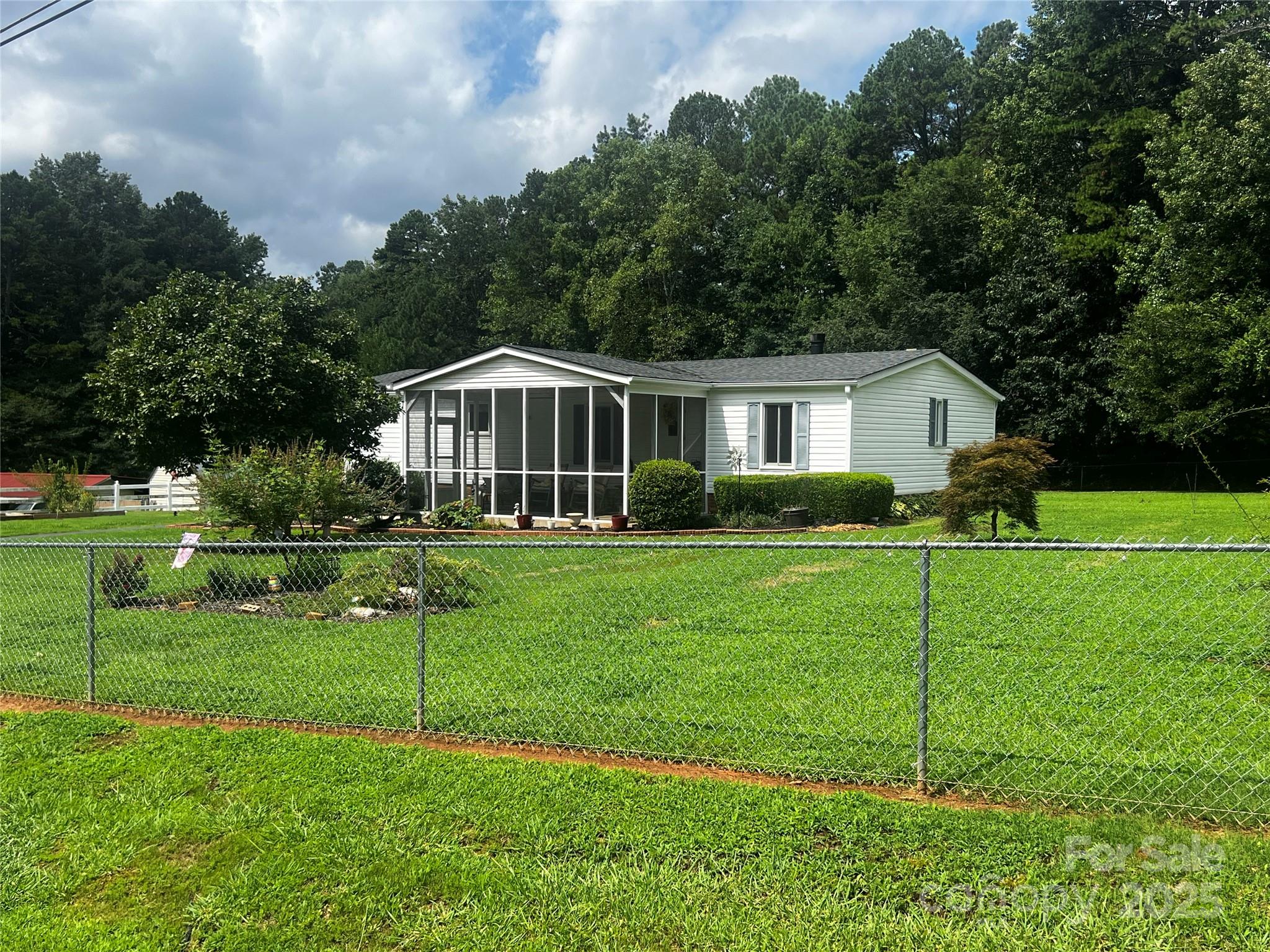 11725 Forestwinds Lane Charlotte NC 28216