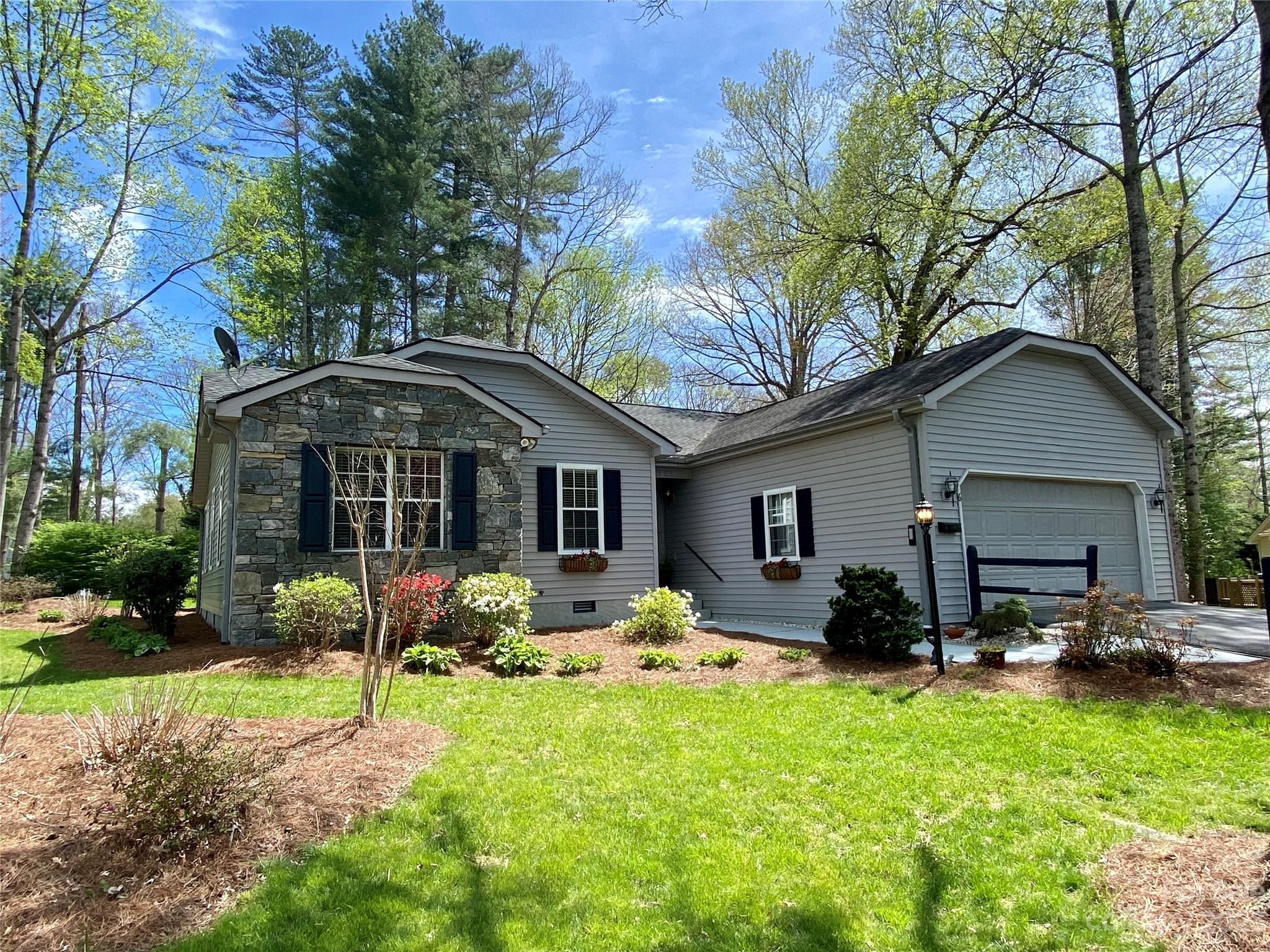 6 Doral Court Etowah NC 28729